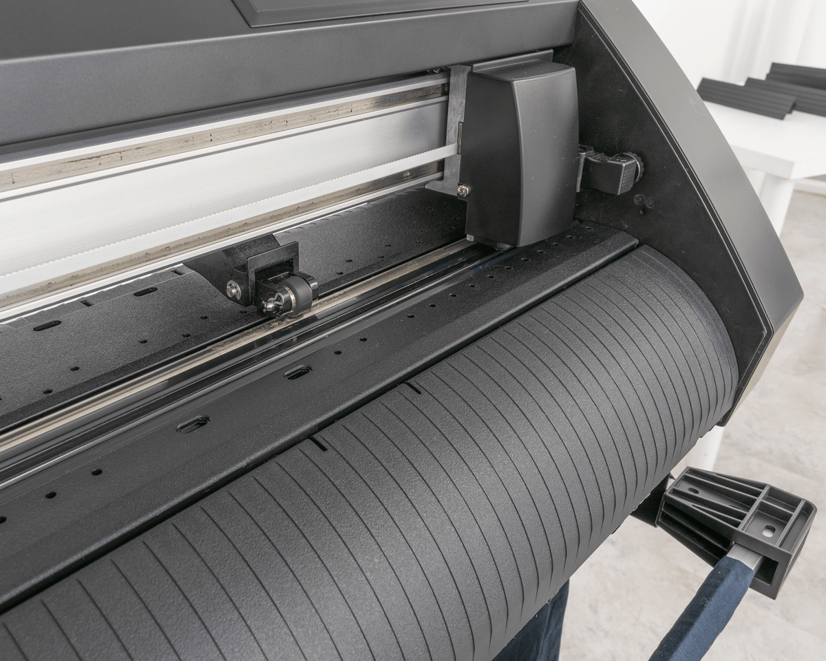Graphtec CE8000-130 54-inch Vinyl Cutter
