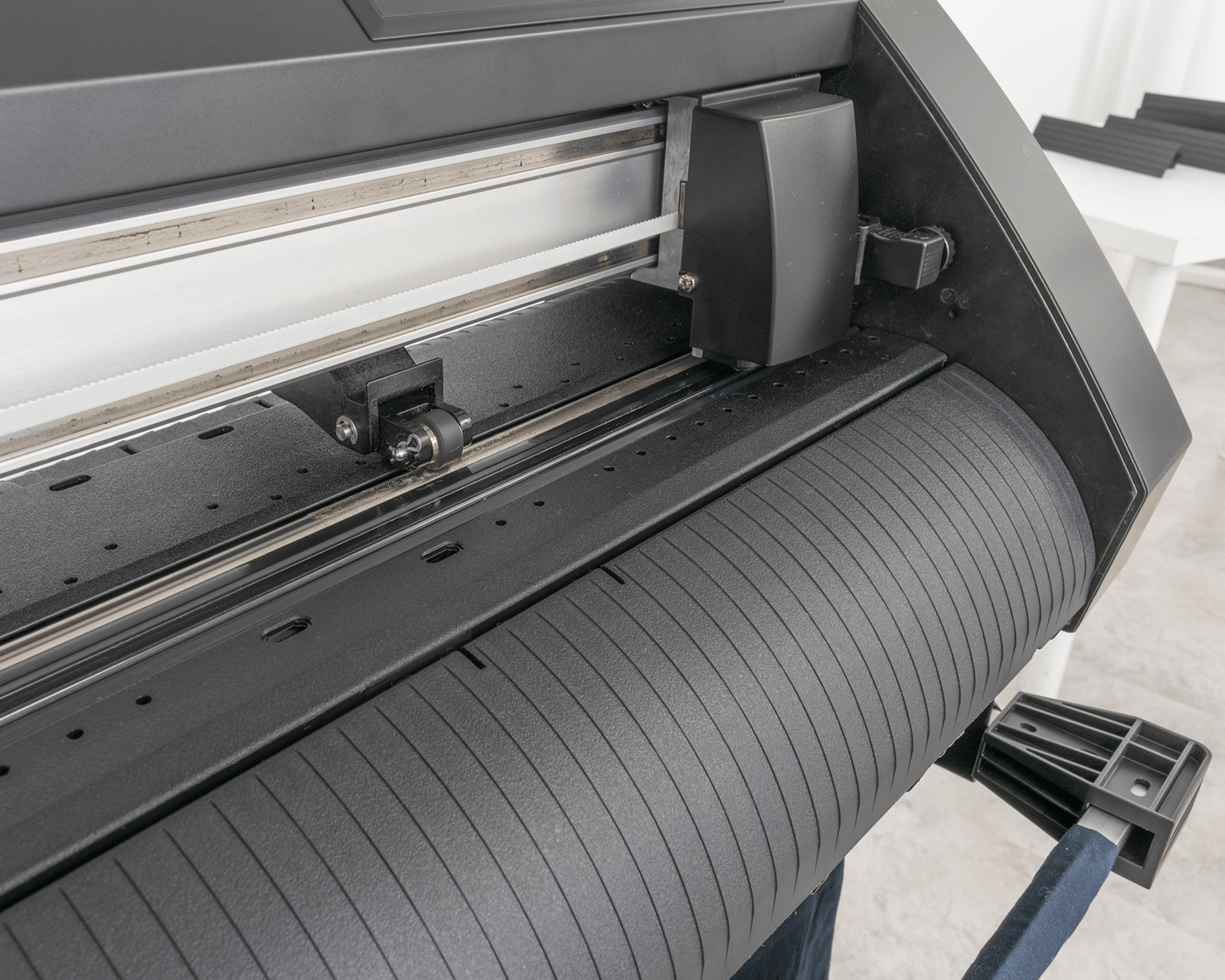 Graphtec CE8000-130 54-inch Vinyl Cutter