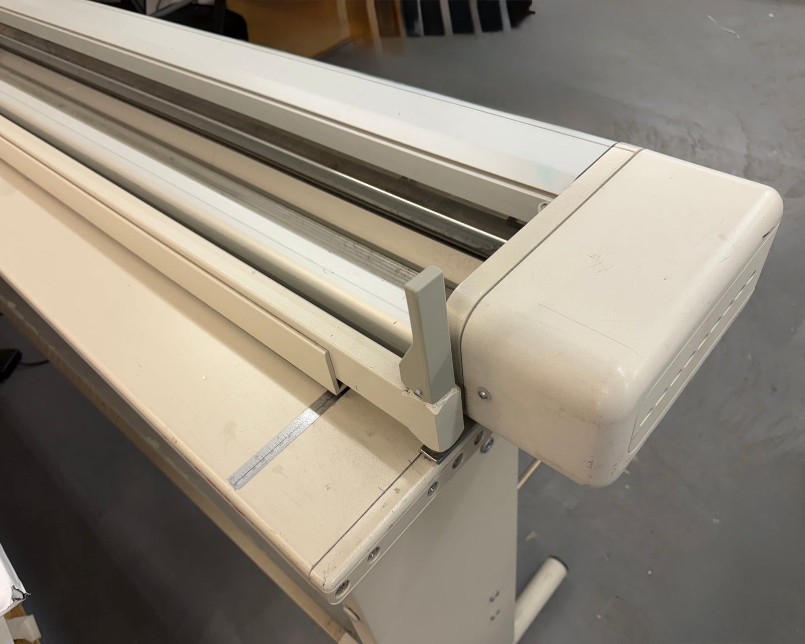 USED Neolt Power Trim Plus 300 Electric Trimmer - 3,000mm