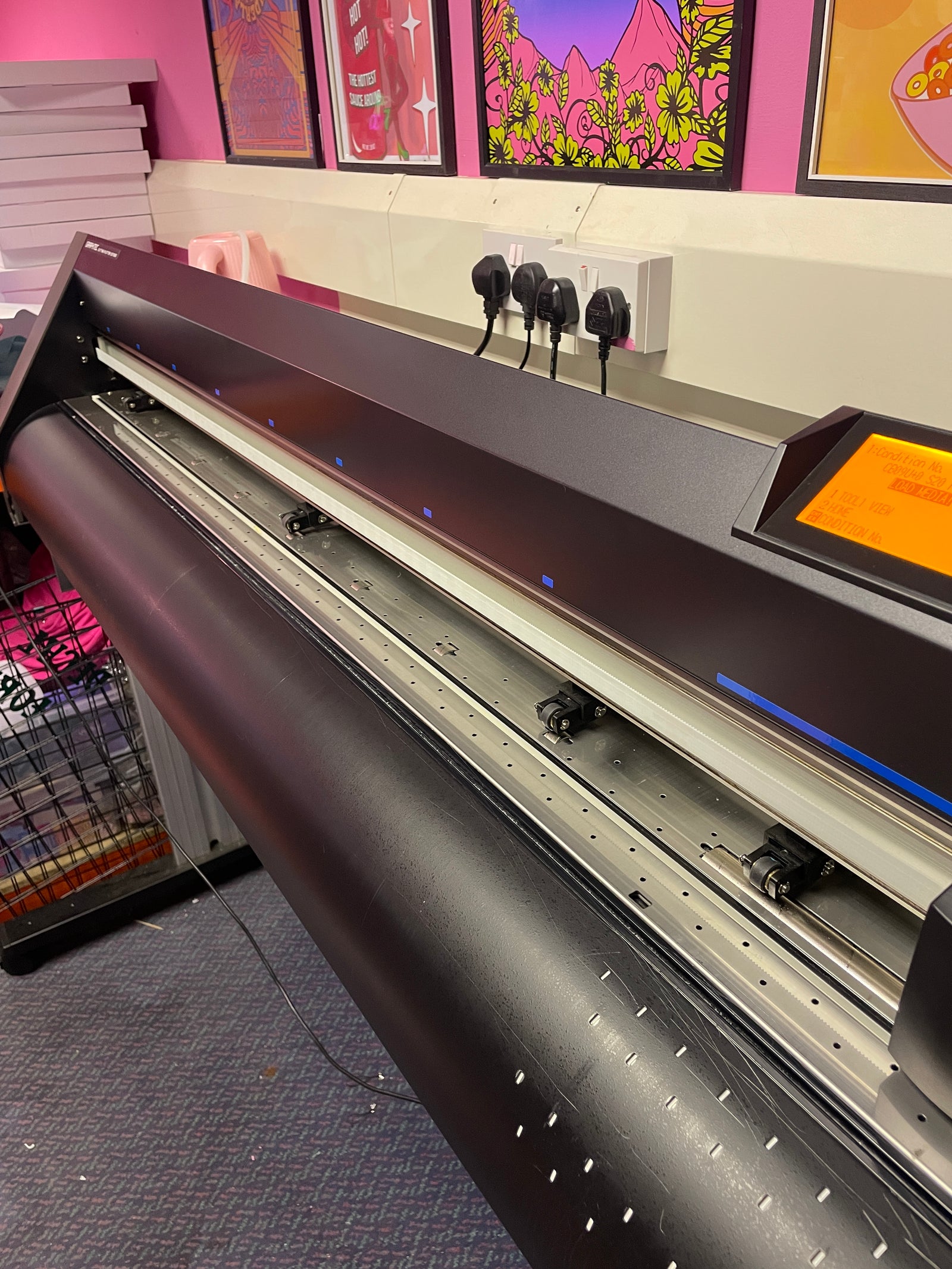 USED Graphtec CE7000-130 54-inch Vinyl Cutter