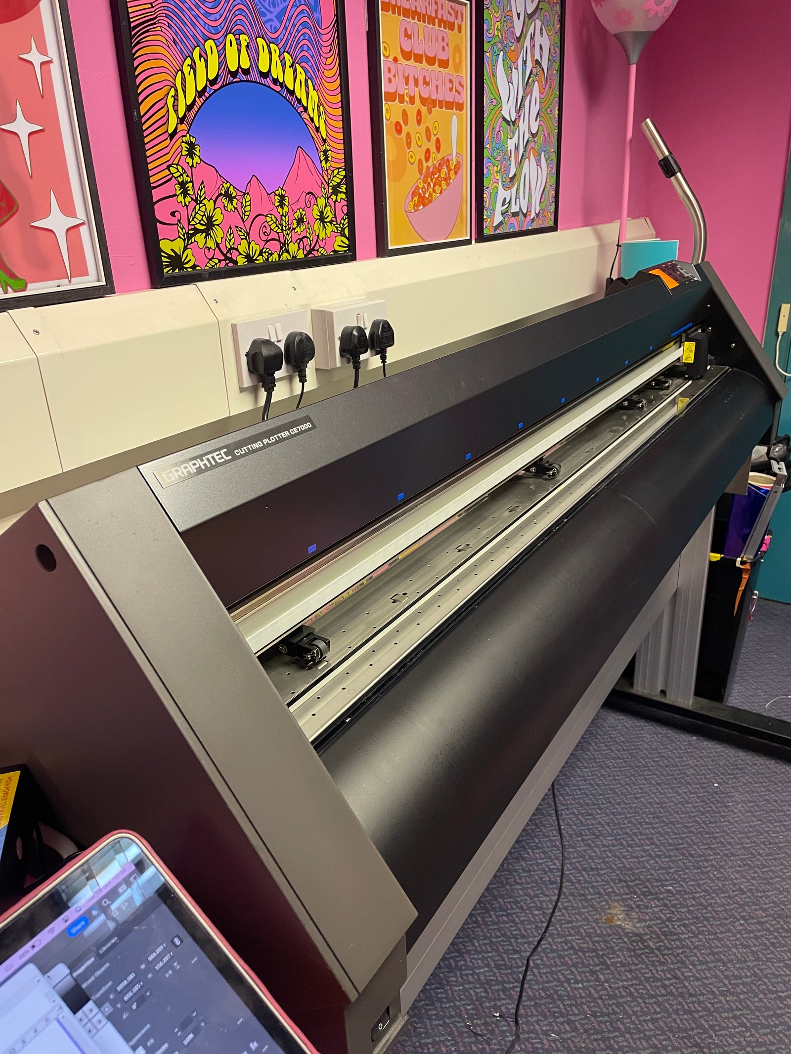 USED Graphtec CE7000-130 54-inch Vinyl Cutter