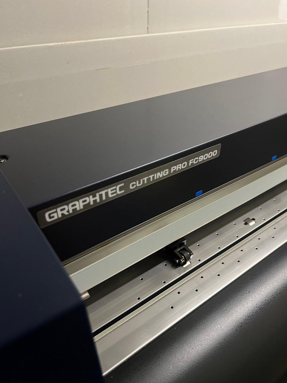 USED Graphtec FC9000/160 64-inch Vinyl Cutter